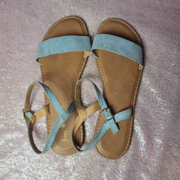♡ Baby Blue Suede Ankle Strapped Sandals ♡ - Picture 3 of 4